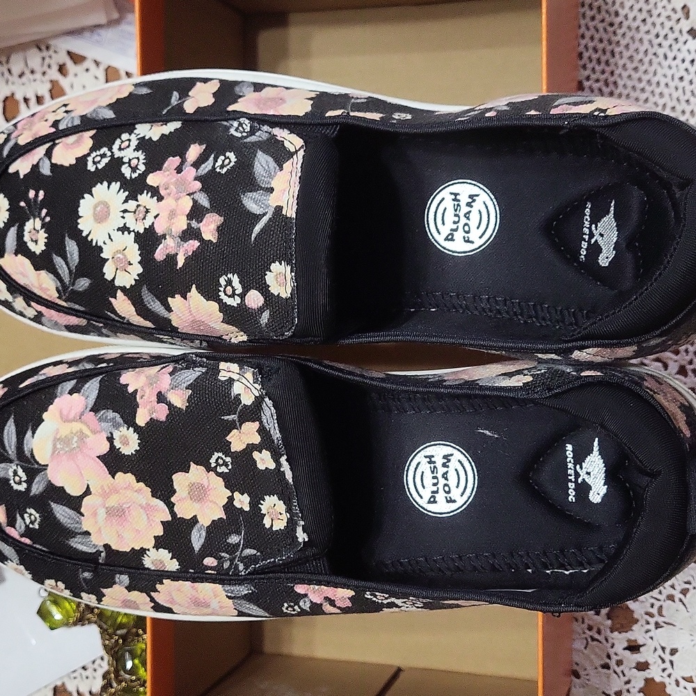 Rocket Dog Black Floral Sneakers - Picture 2 of 6